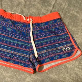 شلوارک ورزشی