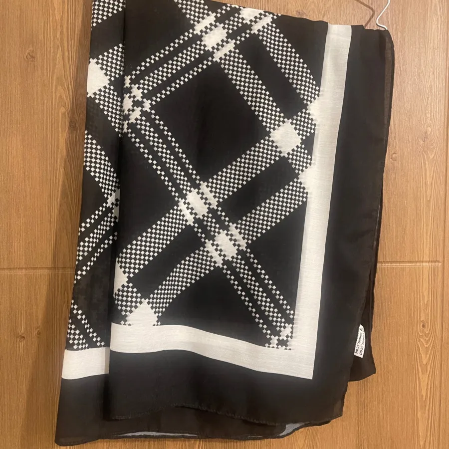 شال نو سفیدمشکی