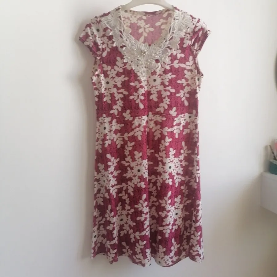 پیراهن دخترانه