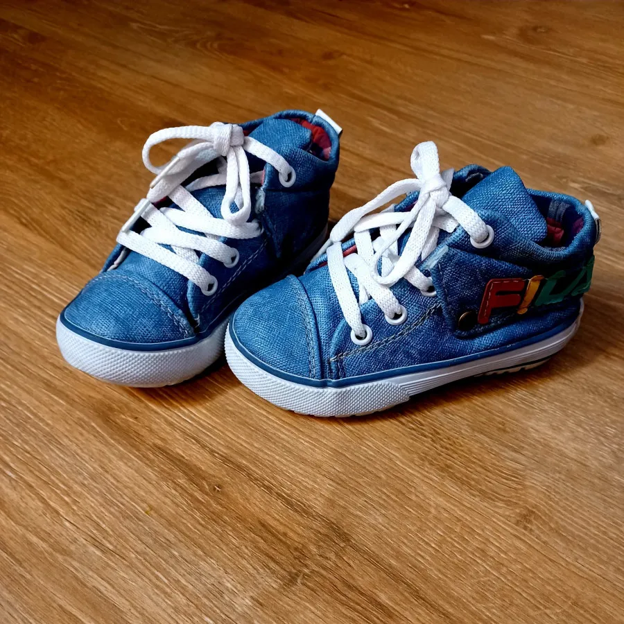 کفش اسپرت خارجی بچگانه