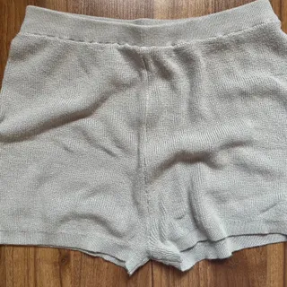 شورتک بافتنی