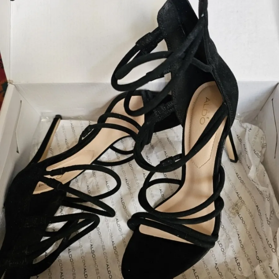 کفش برند آلدو