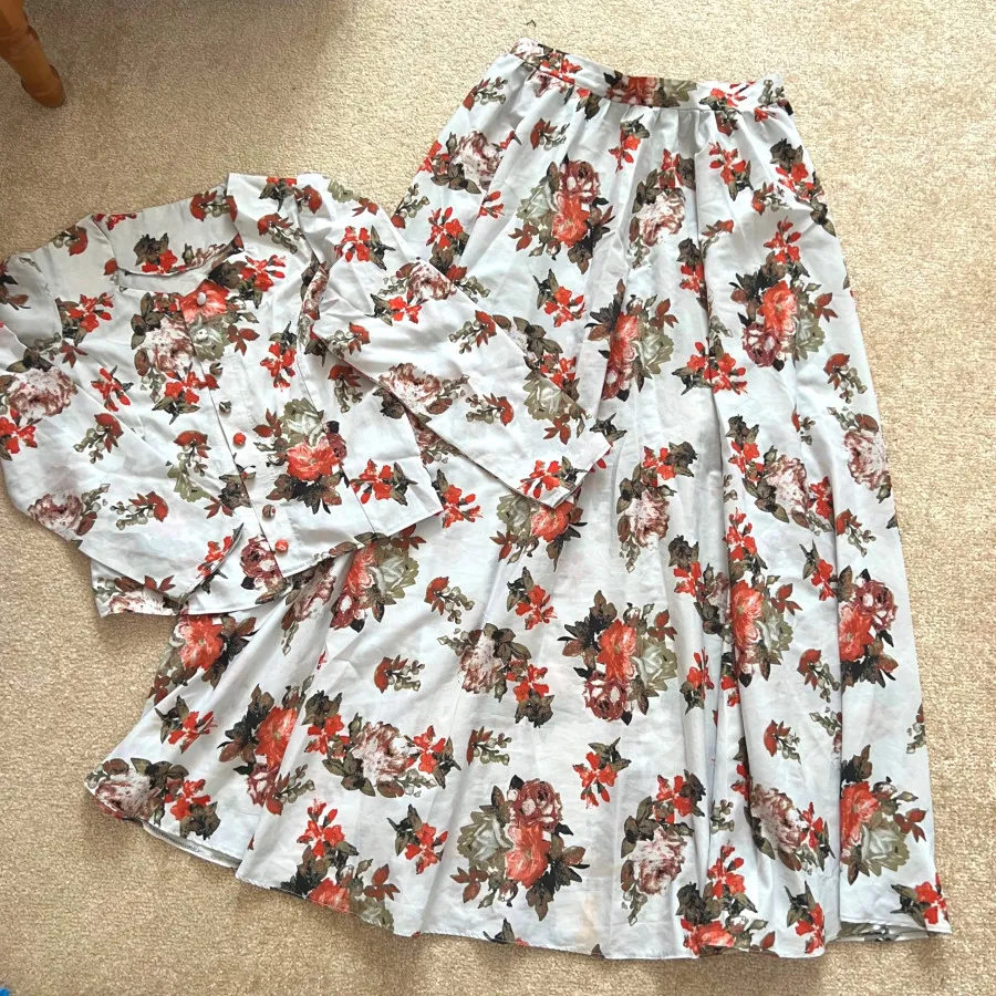 ست کت و دامن