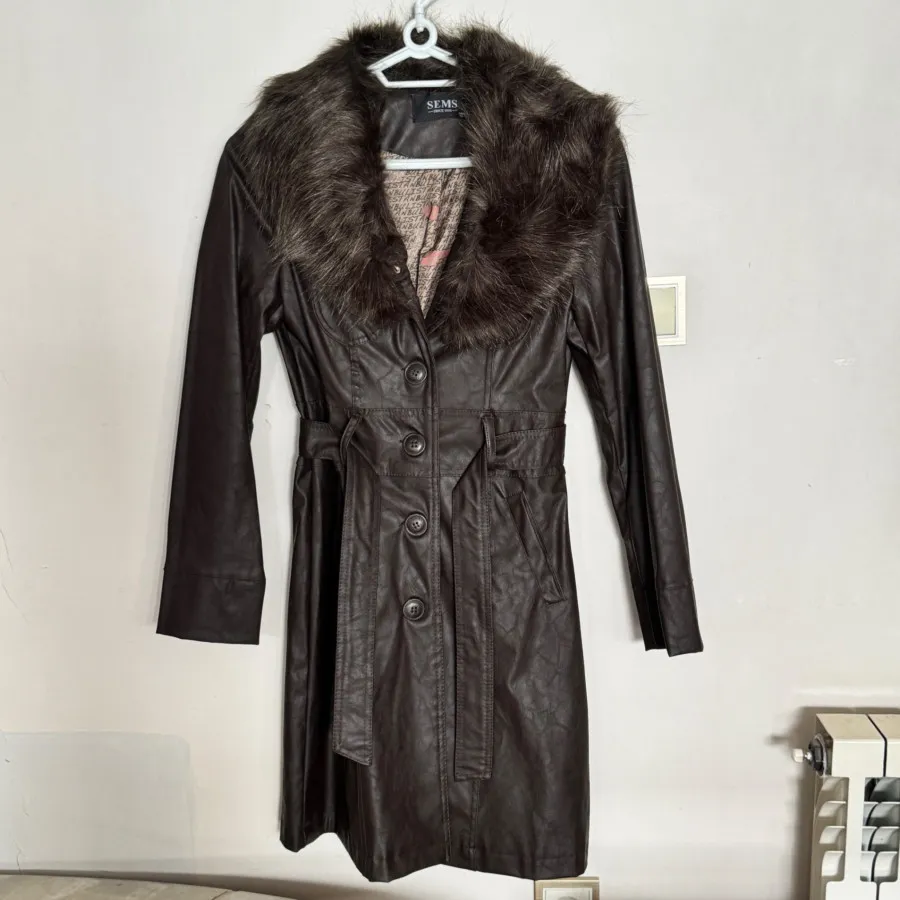 ترنچ کت چرم