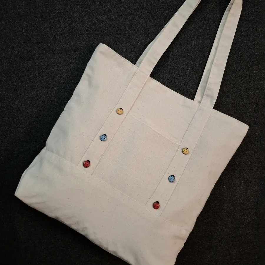 تت بگ با تزیین دکمه کفشدو