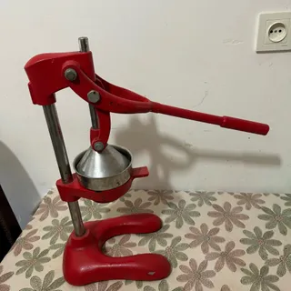 آب انار گیری