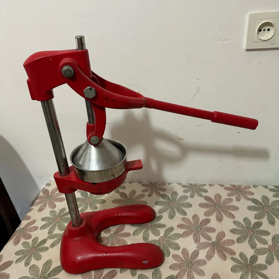 آب انار گیری