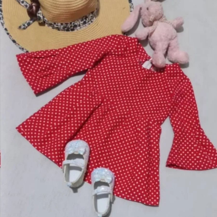 پیراهن نوزادی