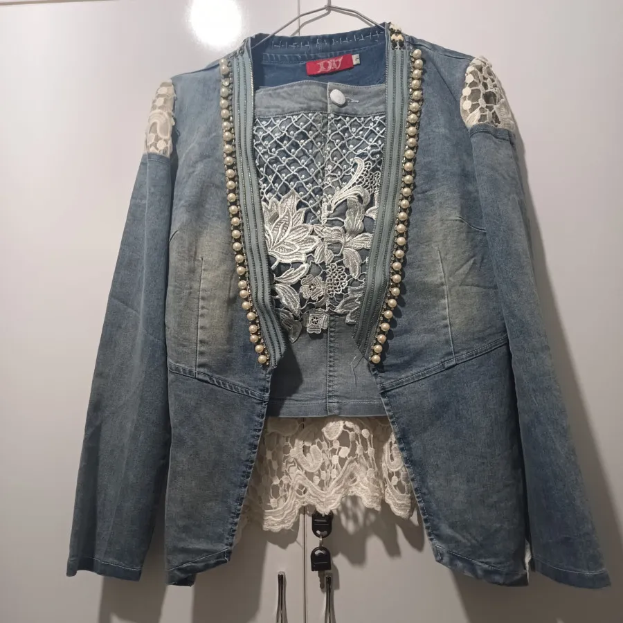 کت و دامن لی و گیپور