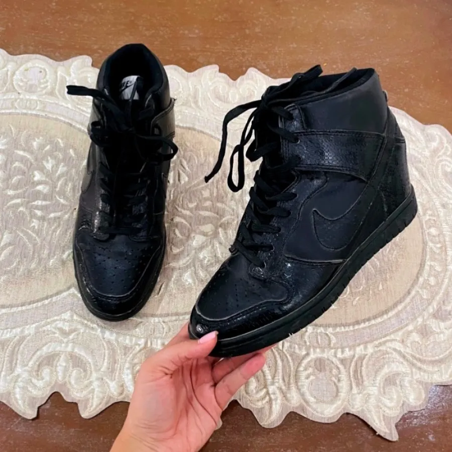 کتونی نایک ضد آب