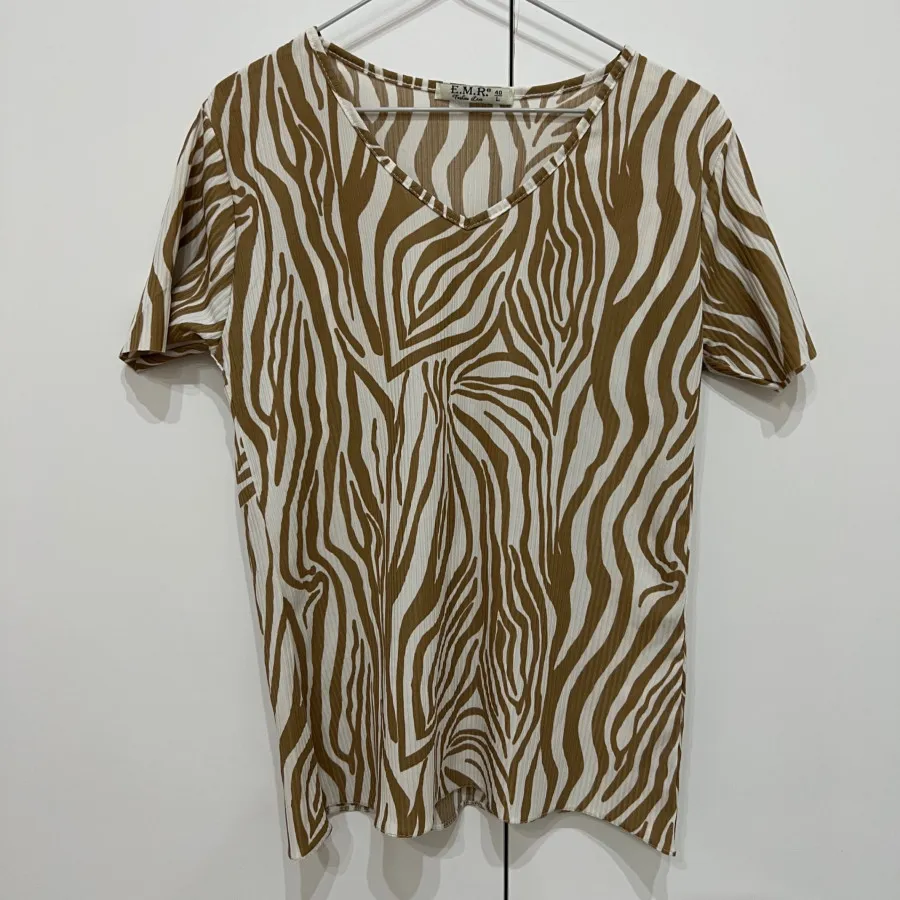 تیشرت یا زیرمانتویی