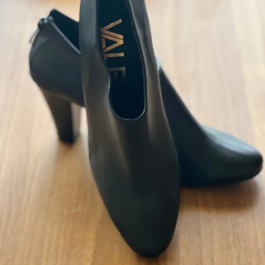 نیم بوت پاشنه دار مجلسی