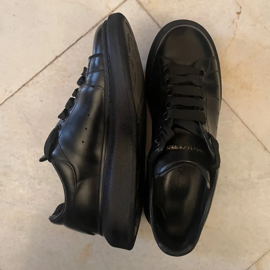 کفش الکساندر مک‌کویین