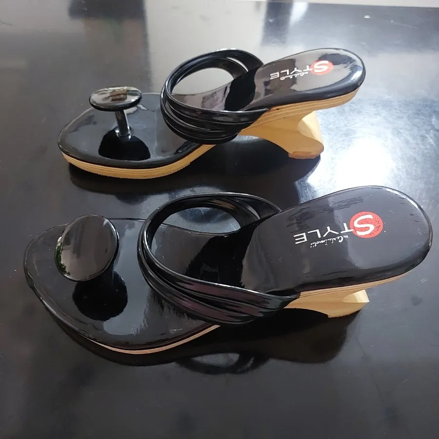 صندل زنانه STYLE CLASSIC