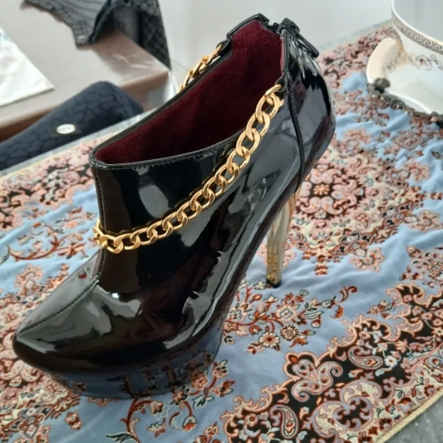 نیم بوت پاشنه طلا