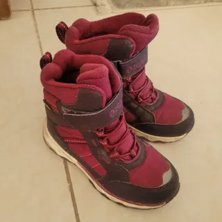 بوت خیلی گرم و محکم خارجی