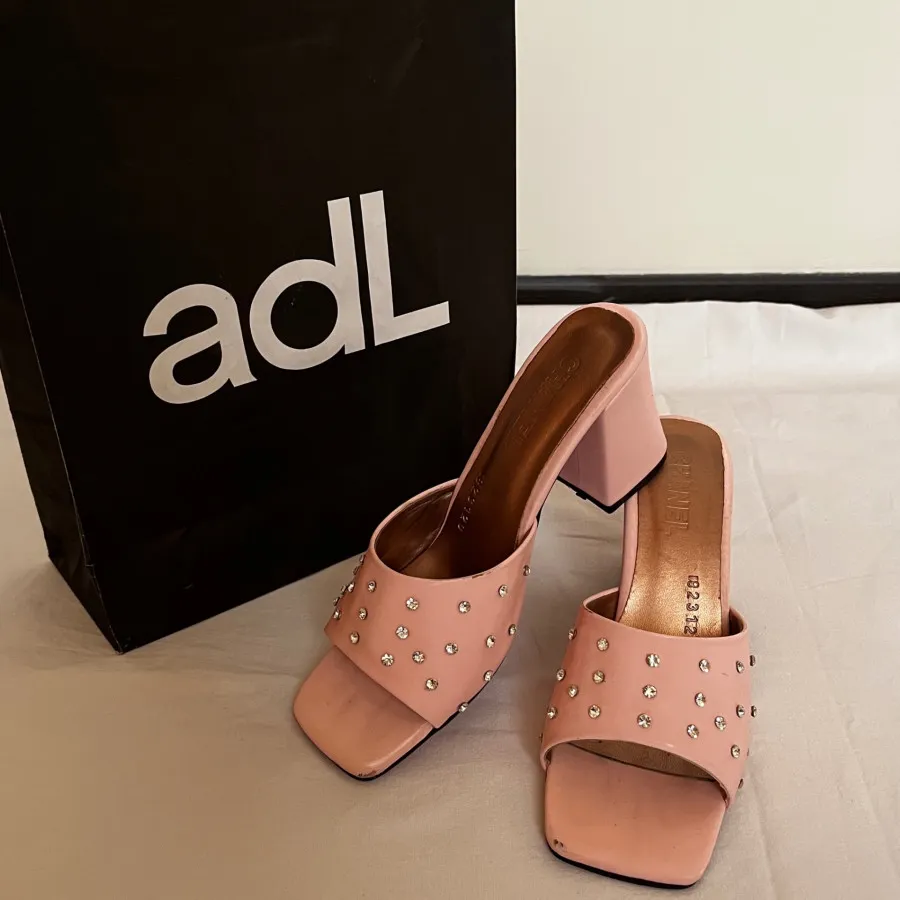 صندل صورتی  نگینی