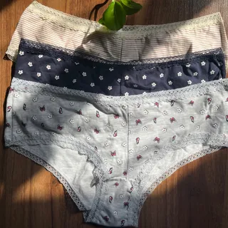 شورت نخی سه عددی