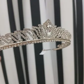 تاج عروس نو