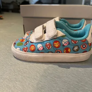 کتونی آدیداس مارول