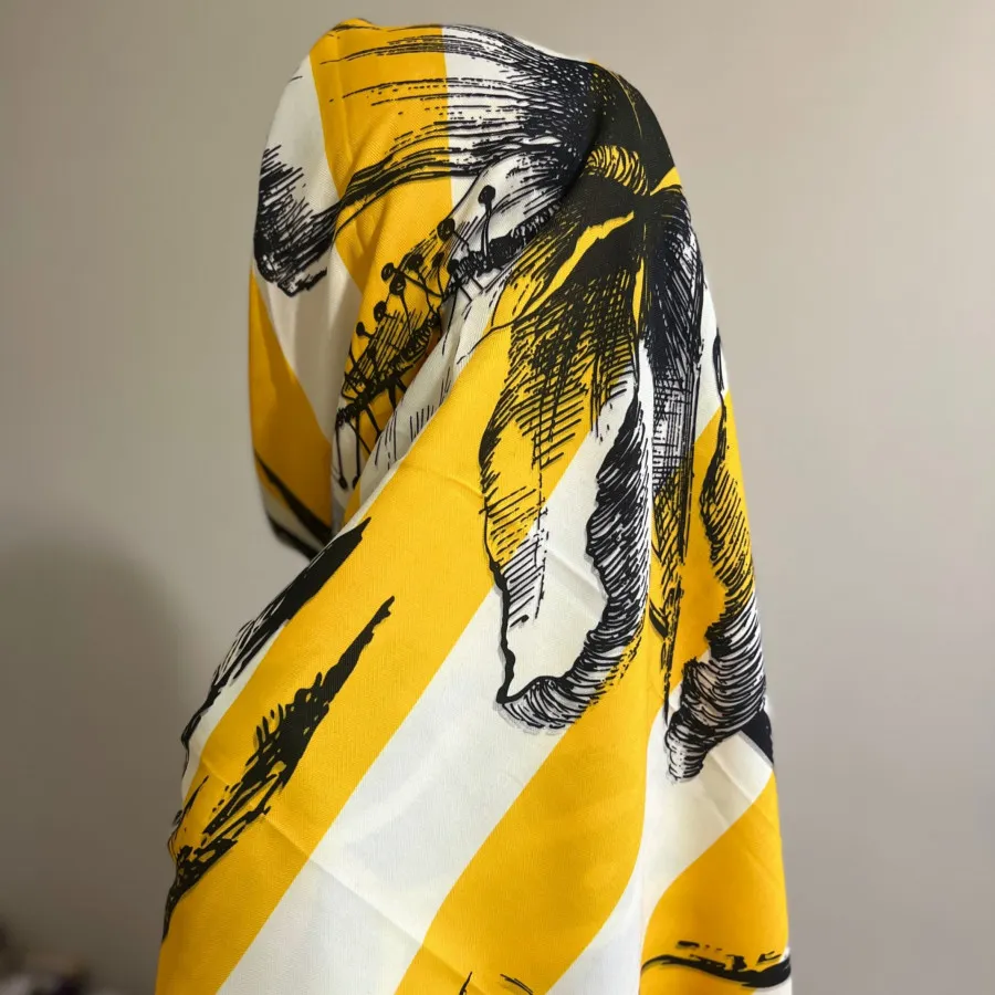 تعدادی روسری و شال