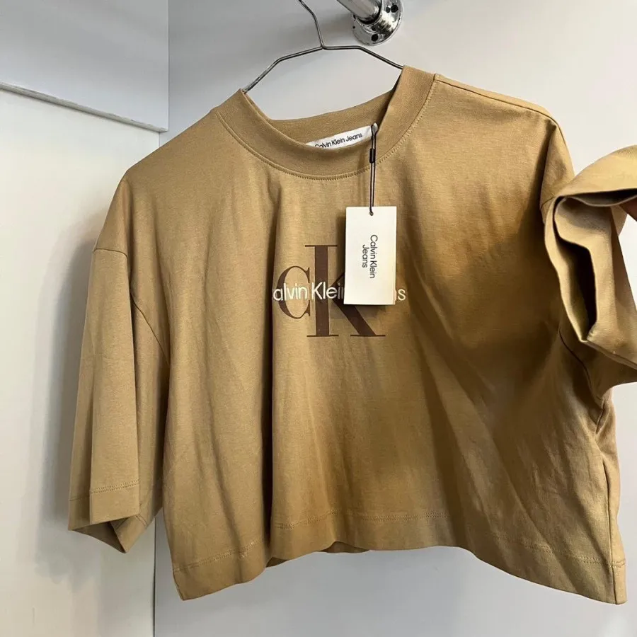 کراپ تیشرت calvin klein