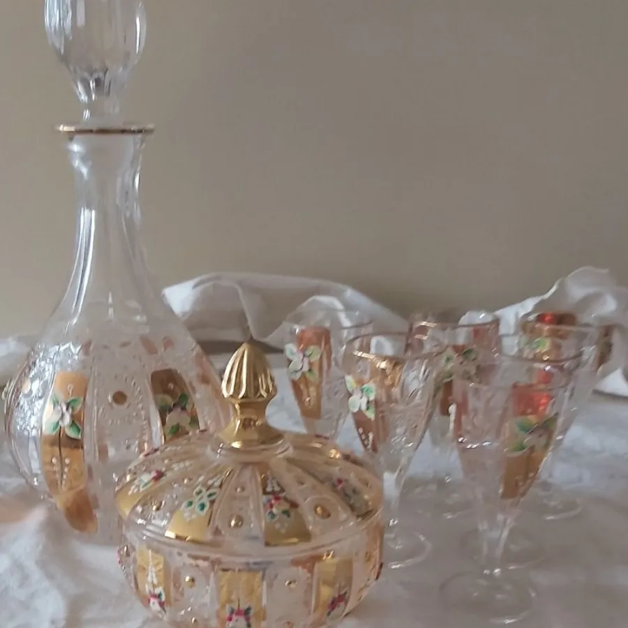 جام و تنگ طلاکوب