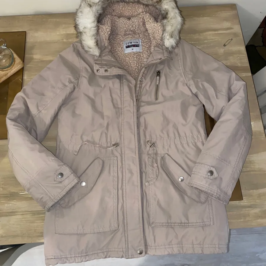 کاپشن دخترانه lc waikiki