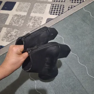 نیم بوت مشکی