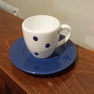 فنجان و زیر فنجانی آلمانی