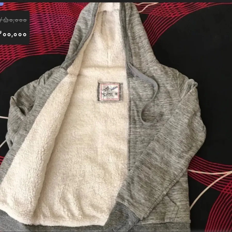 هودی کلاهدار خارجی