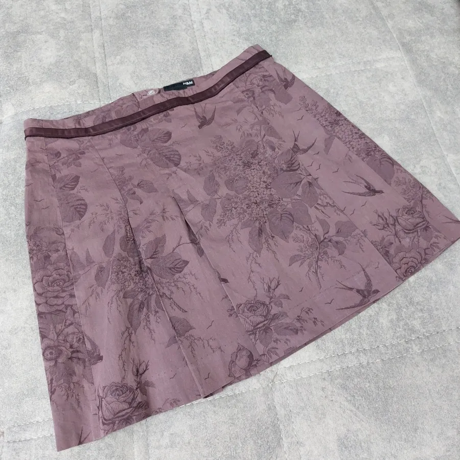 دامن مارک اچ ان  ام