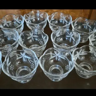 پیاله یا بستنی خوری یاقوت