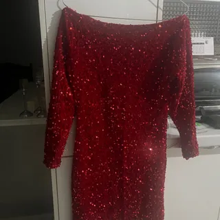 پیراهن مخمل قرمز