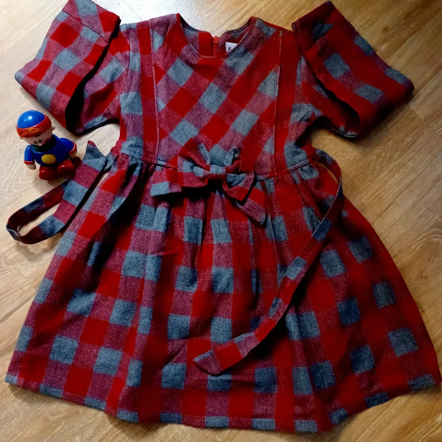 پیراهن دخترانه