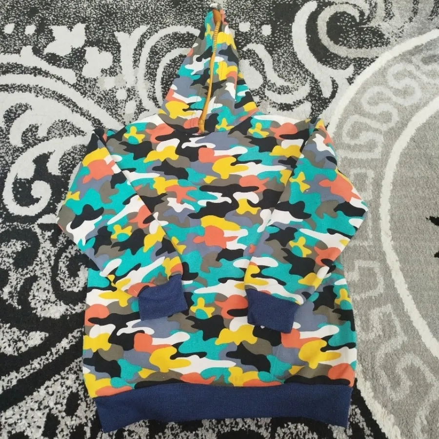 هودی کلاه دار