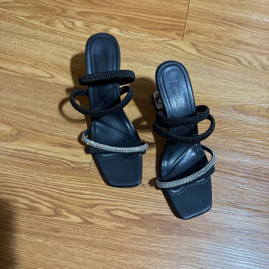 کفش مشکی در حد نو