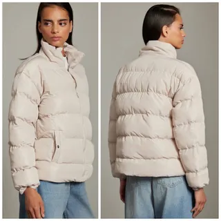 کاپشن پفی ضدآب