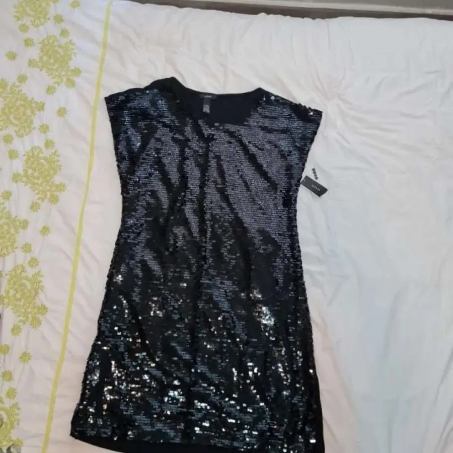 پیرهن پولکی