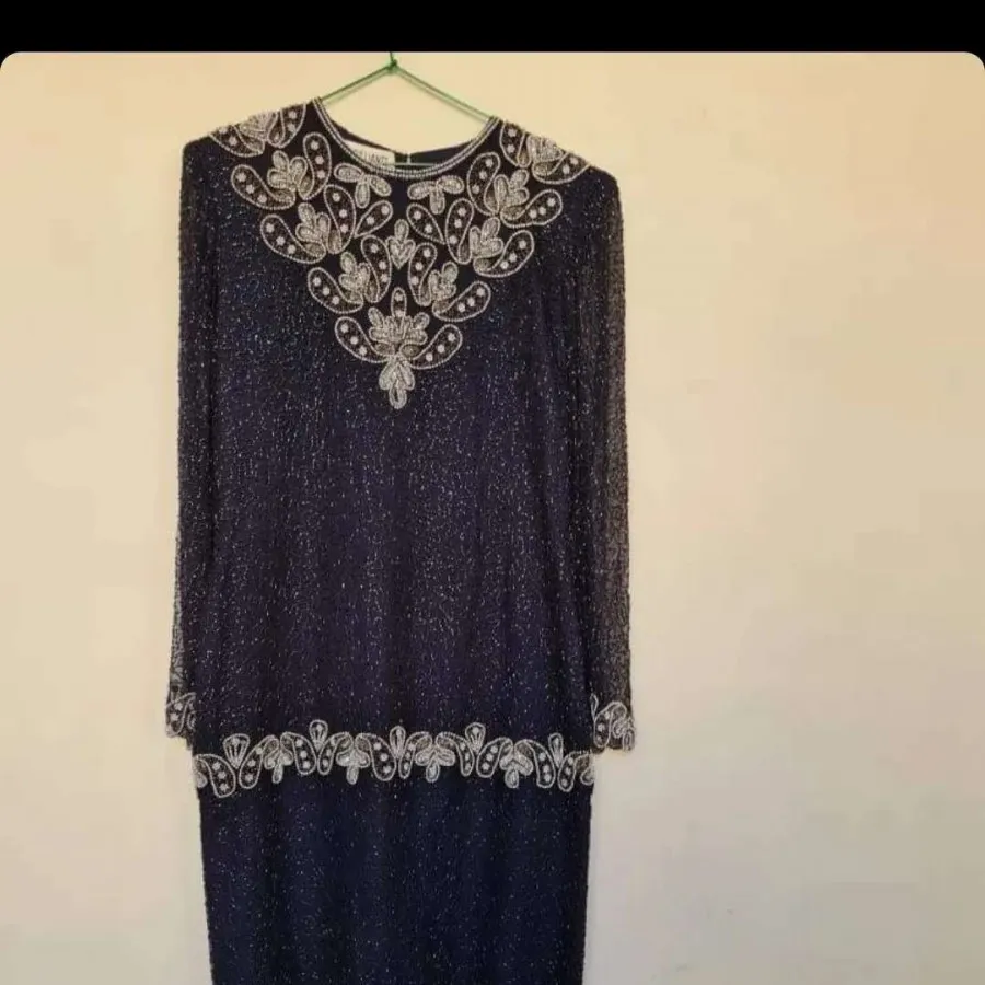 پیرهن منجوق دوزی