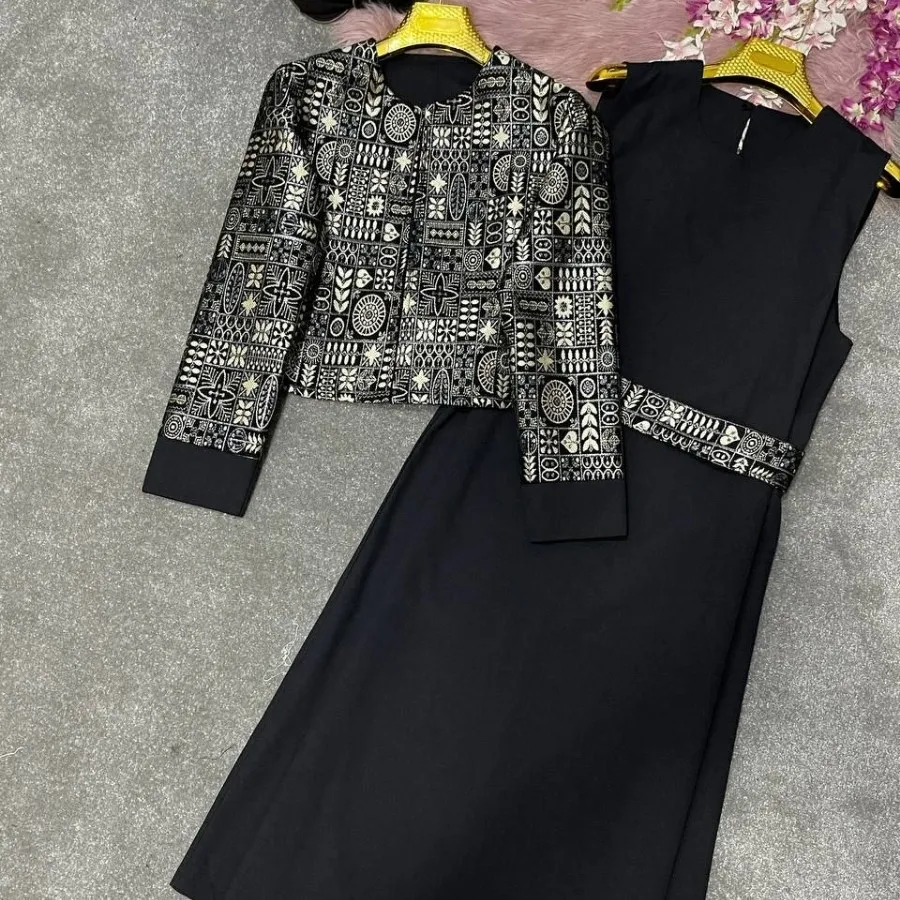 کت و سارافون