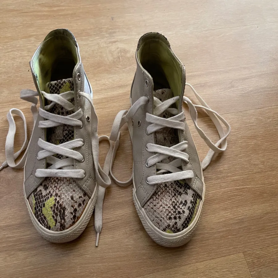 کفش برند برشکا