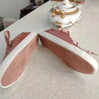 کتونی خارجی الستار اصل