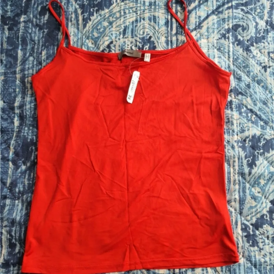 تاپ قرمز کشی سایز M