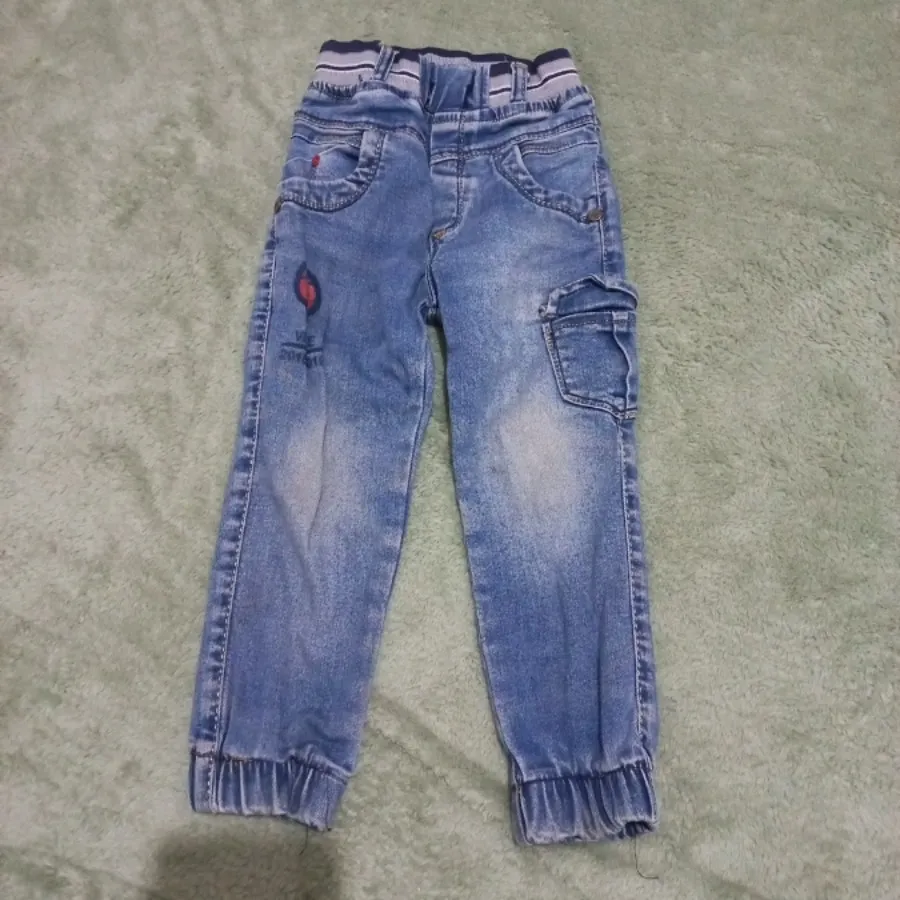 شلوار جین بچگانه