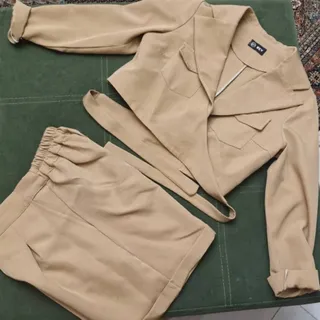 نیم تنه و شورتک مجلسی کرم