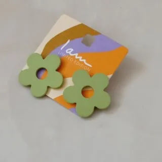 گوشواره جذاب و زیبا