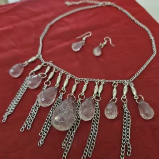 گردنبد و گوشواره زنانه