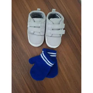 پاپوش و دستکش نوزادی