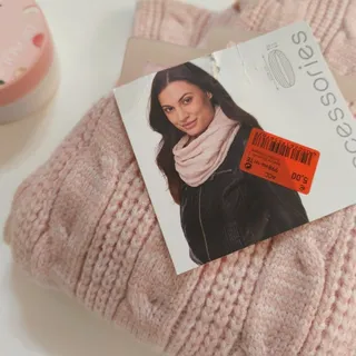 شال گردن صورتی